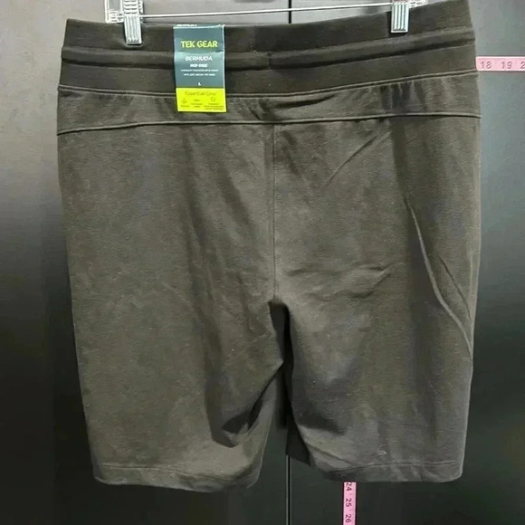 TeK Gear Bermuda Mid rise,moisture wicking,pockets,elastic draw cord waist - Picture 6 of 9